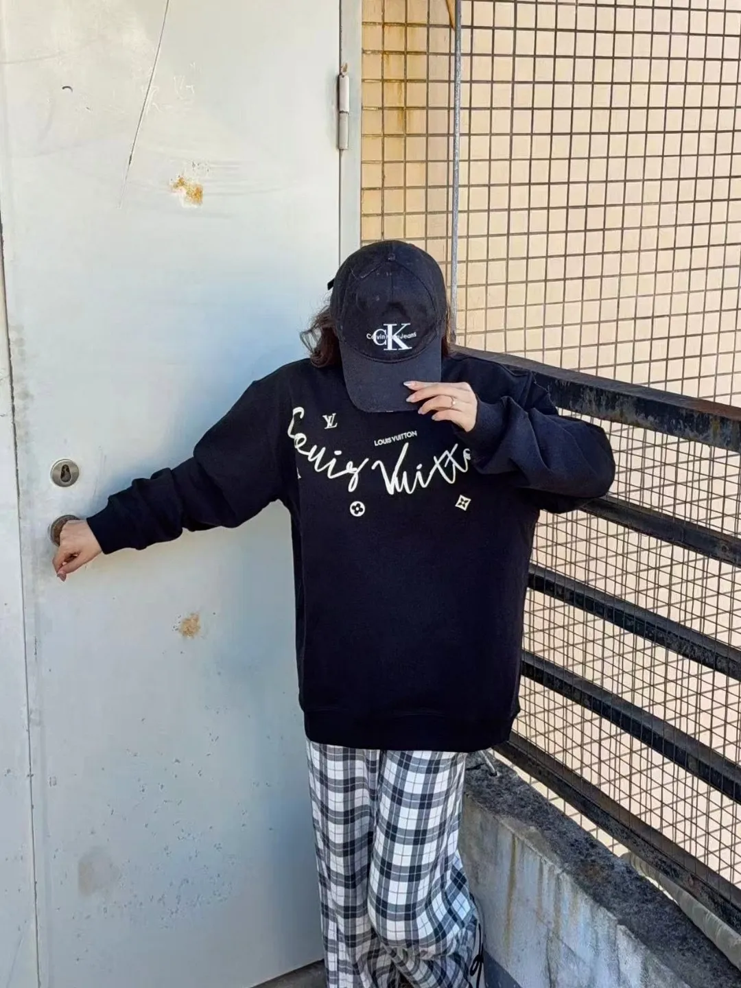 Louis Vuitton/Louis Vuitton 25Fw cursive signature letter print crew neck sweatshirt